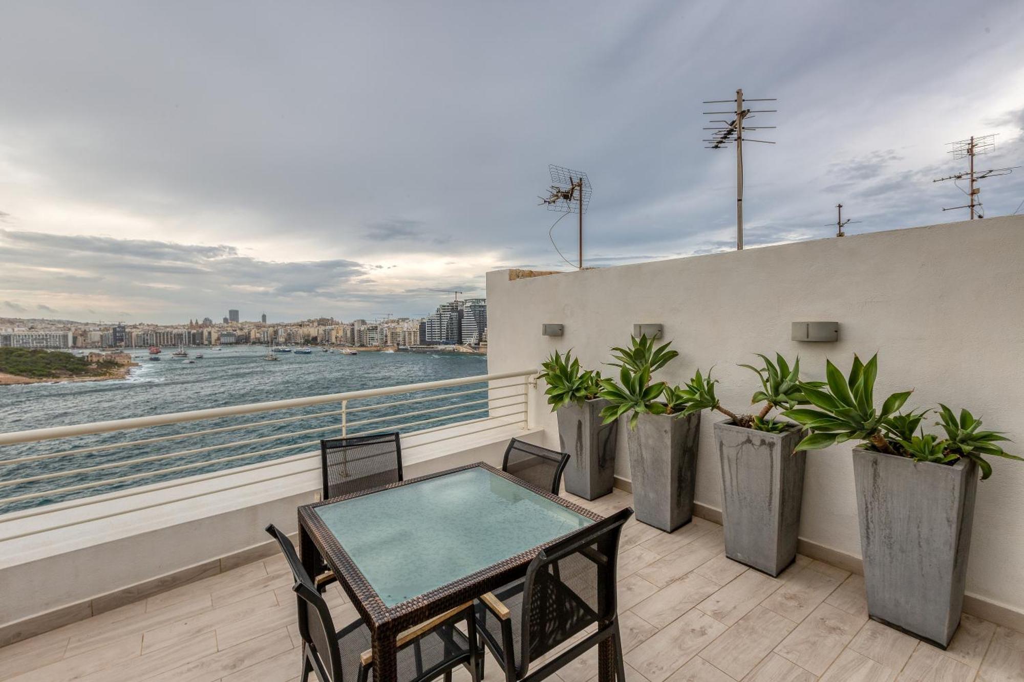 49/3 Seafront Duplex Penthouse In Valletta Bagian luar foto